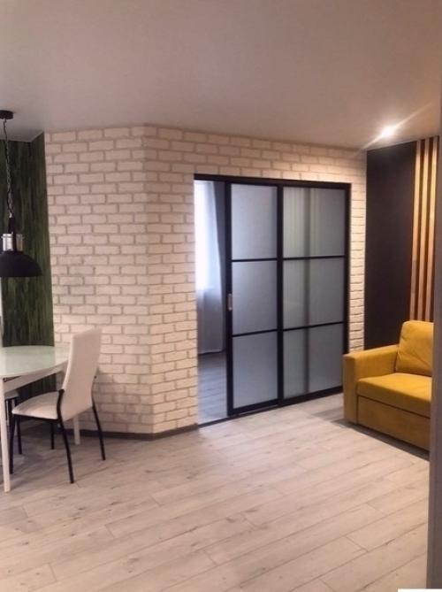 Наша студия.  Мы сделали небольшую комнатку, в которой будет оборудованная спальня. 02