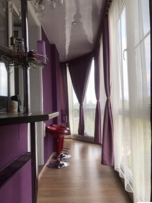 Когда то мы как и большинство людей использовали лоджию как склад ненужных вещей, пока не решили сделать из нее зону отдыха. 02