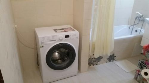 Вот так мы оформили санузел, в спокойных тонах. 04