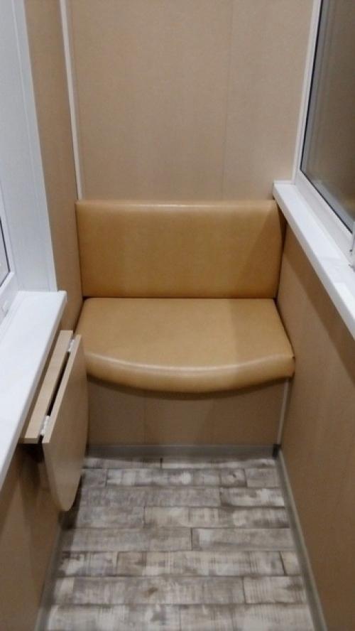 Вижу тут часто публикуют различные балкончики, покажу вам и я свой. 01