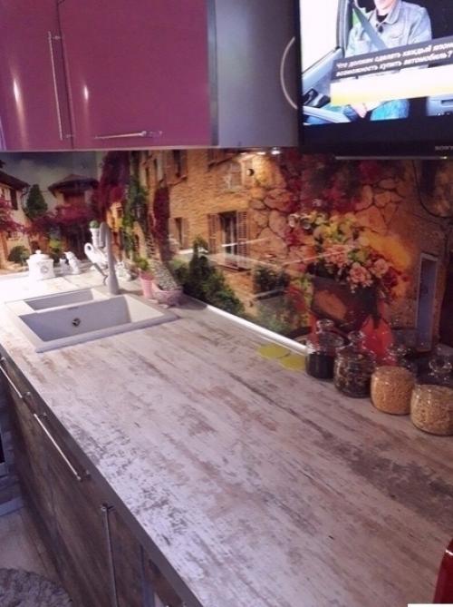 Свою кухню я решила наполнить яркими деталями. 02