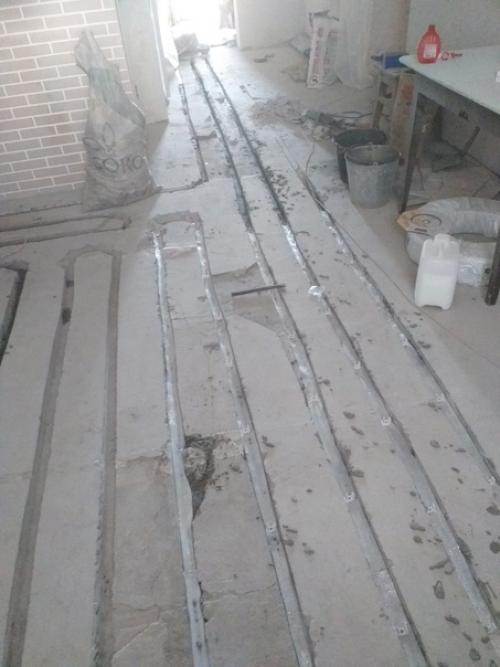 Пришлось делать ремонт собственными ручками, намаялся я конечно с ни будь здоров, но что поделать, свое же жилье. 04