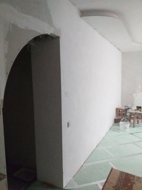 Пришлось делать ремонт собственными ручками, намаялся я конечно с ни будь здоров, но что поделать, свое же жилье. 05