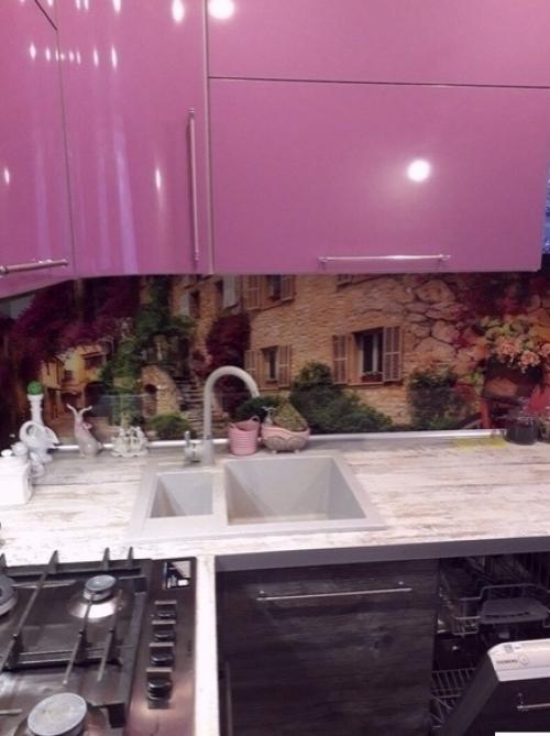 Свою кухню я решила наполнить яркими деталями. 03