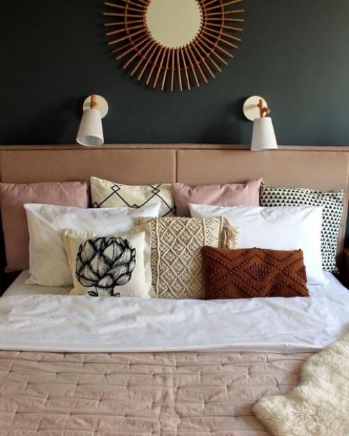 Один из самых главных атрибутов в квартире это декор, именно он создает основной уют в ней. 06