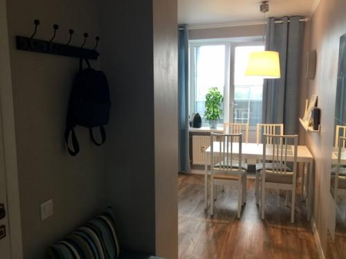 Приобрели квартиру для нашей дочери и сделали в ней такой вот ремонт. 02