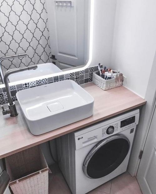 Вот так мы преобразили свою старую древнюю ванную в современную и функциональную. 02