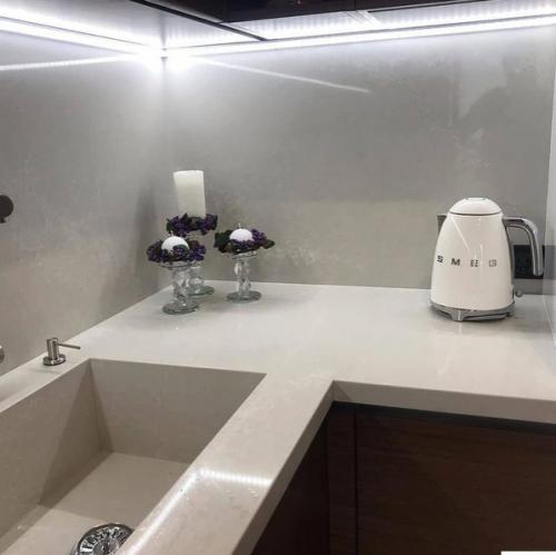 Показываю вам во всей красе свою современную и очень функциональную кухню. 05