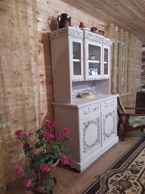 Решили поэксперементировать со старым буфетом, ведь выкинуть всегда успели бы. 02