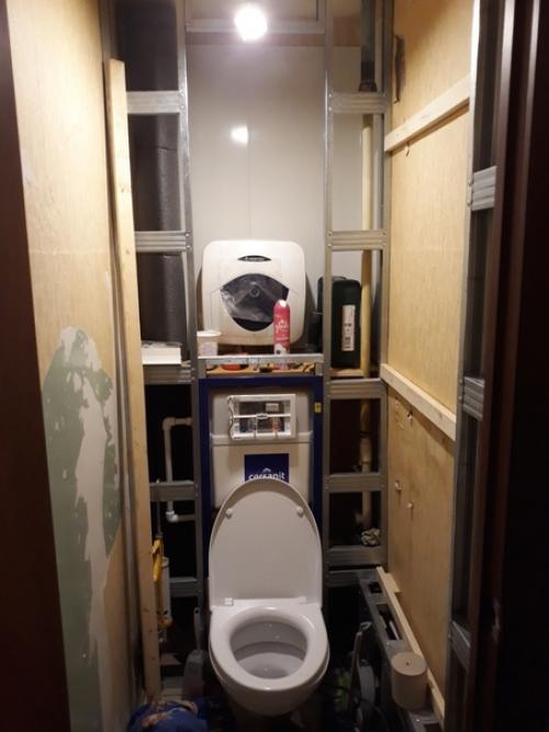 А это вот так я делал ремонт в туалете у себя в квартире.