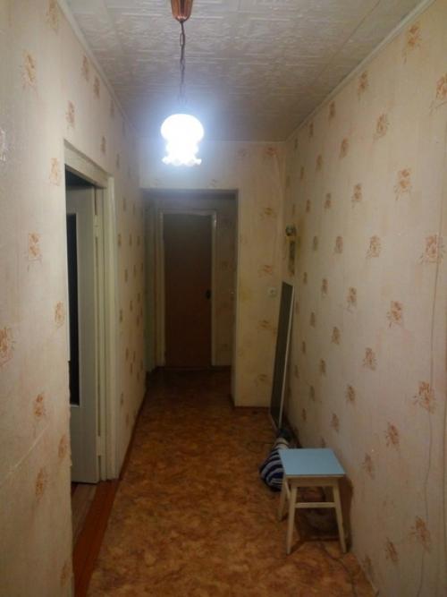 Вот так мы коридор у себя в квартире отремонтировали.