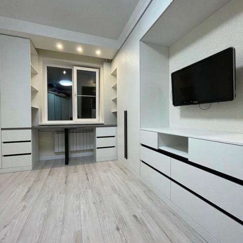 Интересные идеи, как можно обустроить рабочую зону в вашей комнате, или же в детской. 09