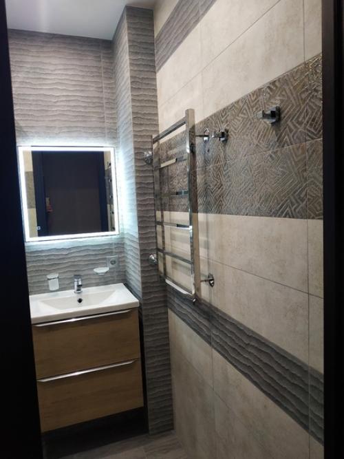 Вот так мы ремонт в туалете с ванной исполнили. 02