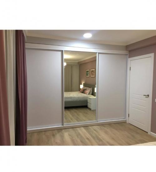 Заказали себе шкаф, мастера делала всё так, как мы просили.