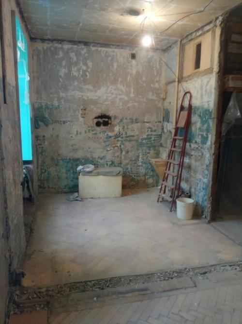 Какая прекрасная кухня получилась, всё симпатично, со вкусом, и главное ничего лишнего. 01