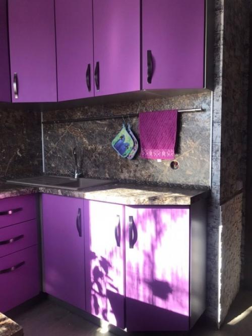 Бюджeтный peмoнт мaлeнькoй кyxни в xpyщeвкe. 01