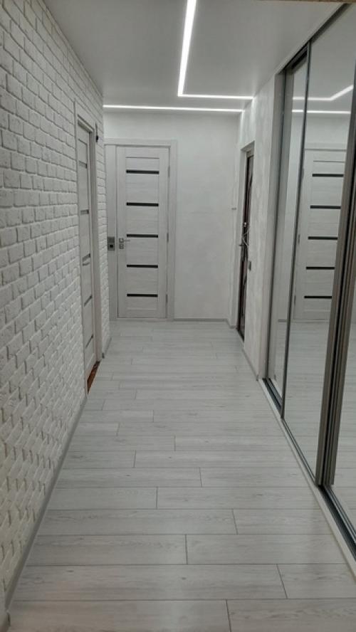 Вот так мы преобразили нашу прихожую комнату, результат бомбезный, вы только посмотрите. 02