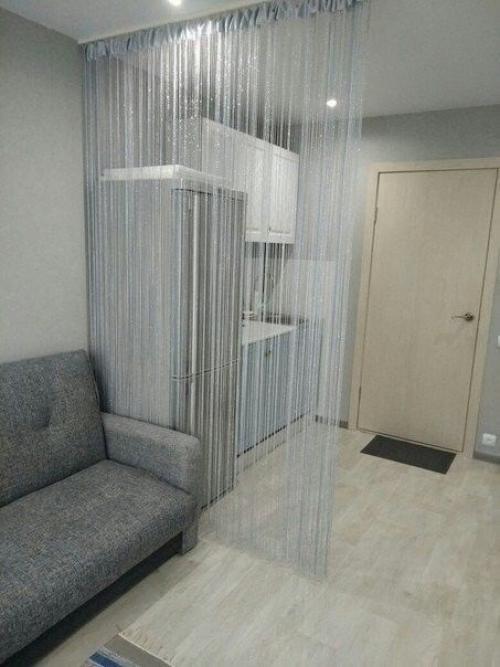 Приобрели комнату в общежитии, превратили ее в небольшую студию. 04