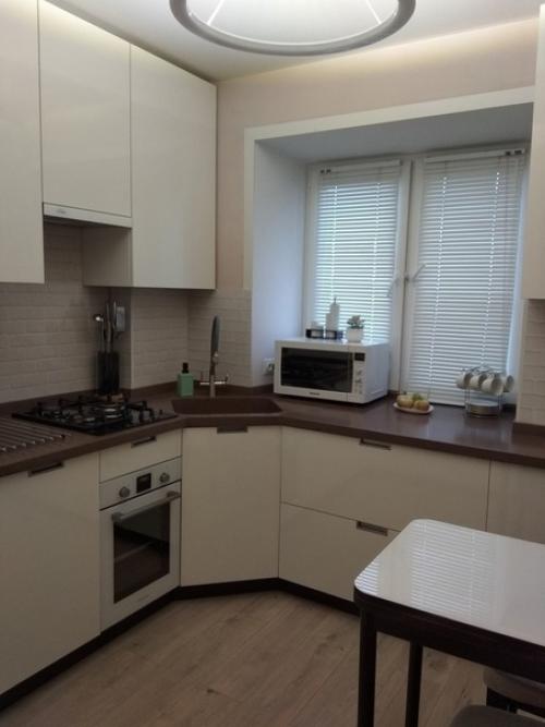 Сделали довольно простенькие и не сильно дорогой ремонт на кухне.