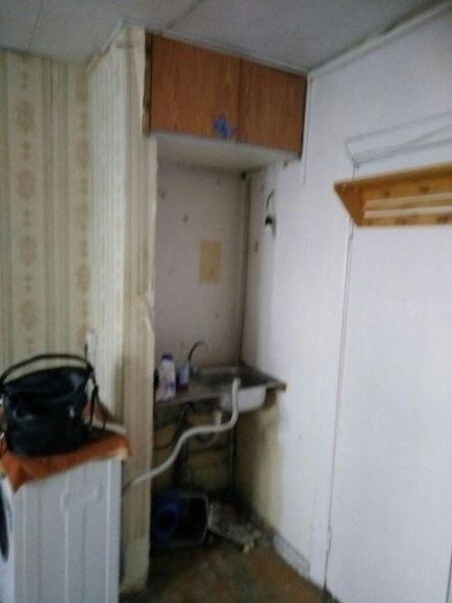 Приобрели комнату в общежитии, превратили ее в небольшую студию.