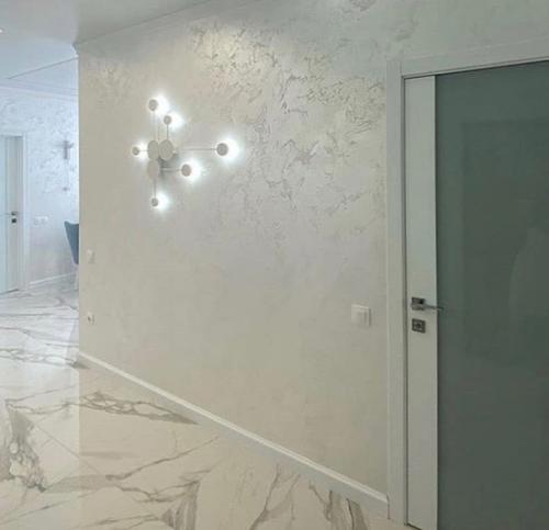 Купили новую квартиру в новостройке и сразу же сделали ремонт. 01