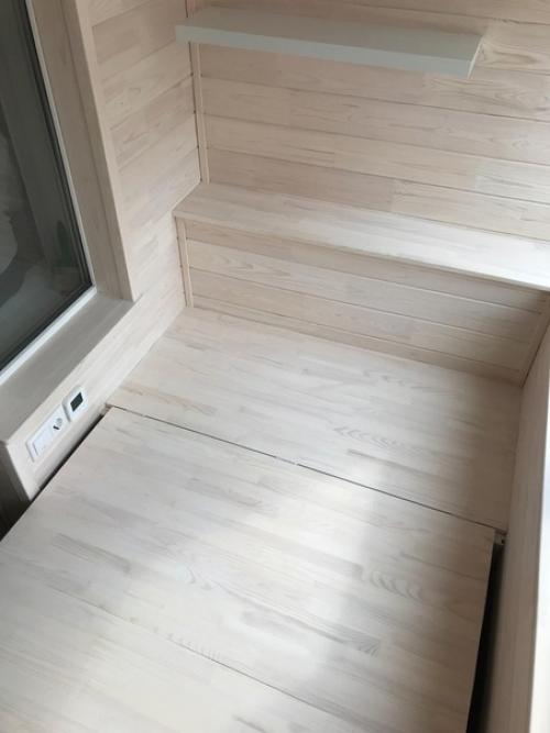 Сделали ремонт на балконе, хотелось обустроить всё красиво. 01