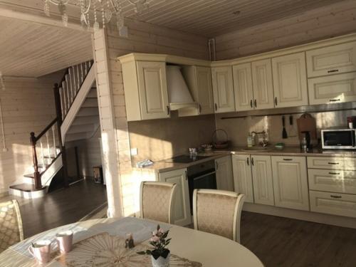 Наконец - то могу поделиться нашей кухней на даче.