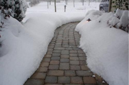 Слухи о том, что в европейских странах используют тротуары с подогревом оказались правдой. 08