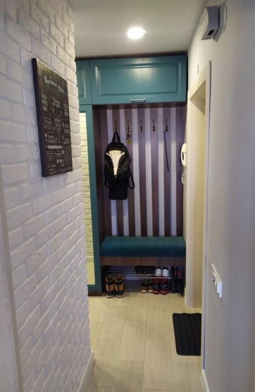 Вот так мы коридор у себя в квартире отремонтировали. 03