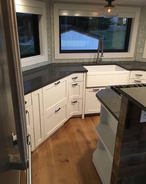 Небольшой загородный домик, но какой уютный. 01