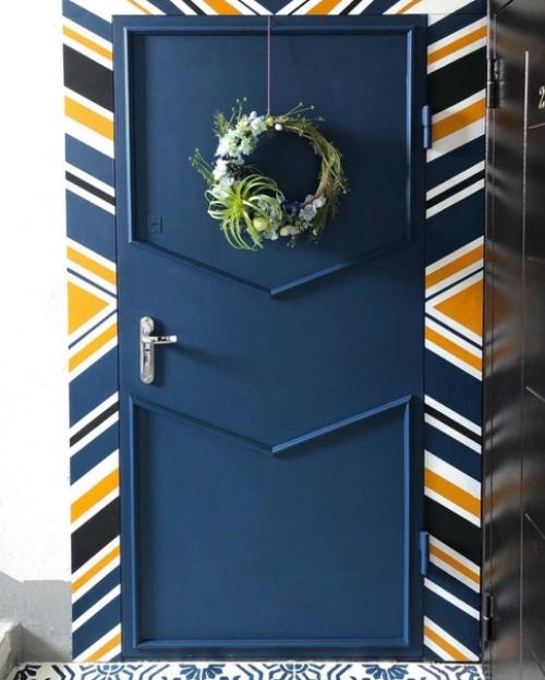 Как красиво обыграть входную дверь, это просто прелесть. 01