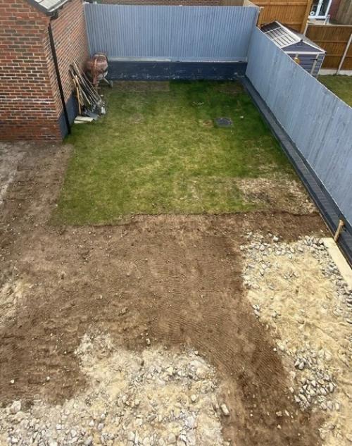 Немного облагородили территорию нашего участка.