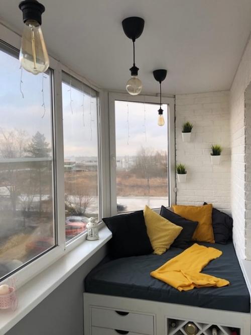 Себе чилаут зону на балконе сделал. 03