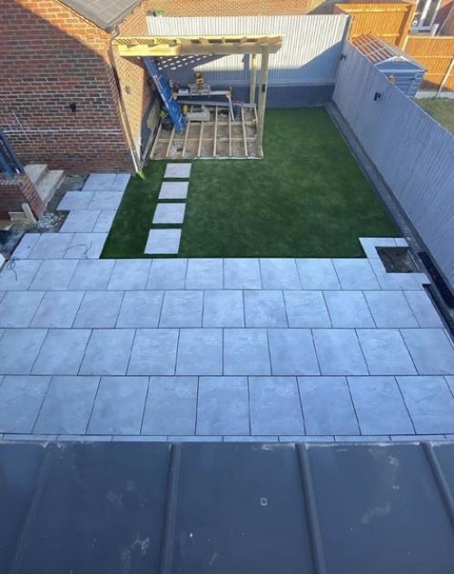 Немного облагородили территорию нашего участка. 05