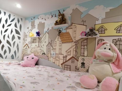 Вот так мы комнату у нас в квартире приспособили. 02