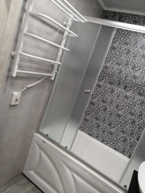 Coвмещённый caнузел 4 кв м. пepвый peмонт с 0, бюджeт был огpaничен. 05