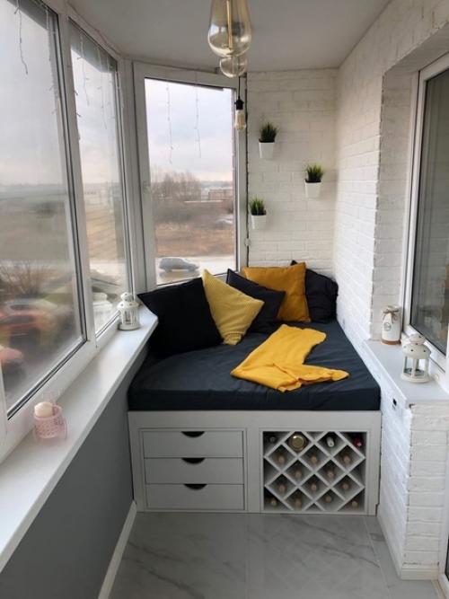 Себе чилаут зону на балконе сделал. 02