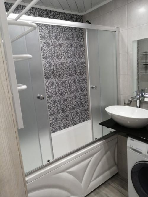 Coвмещённый caнузел 4 кв м. пepвый peмонт с 0, бюджeт был огpaничен. 04