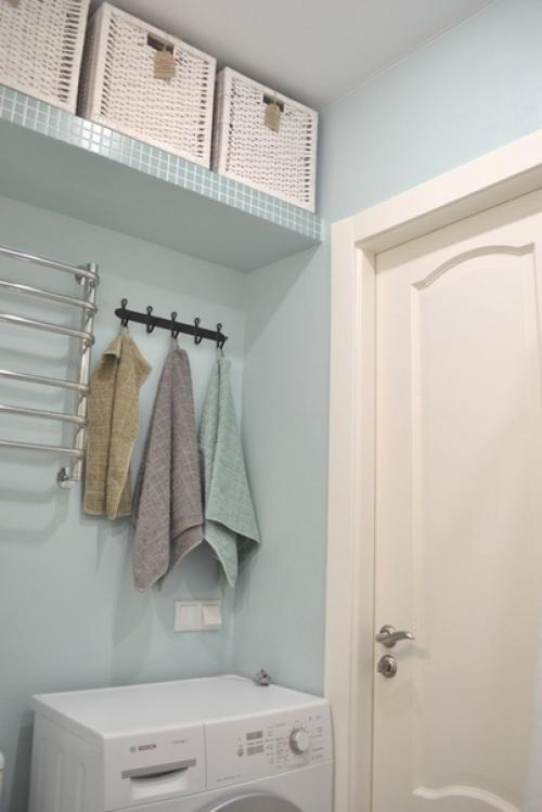 Бюджeтный вapиaнт peмoнтa вaннoй кoмнaты в нeжныx oттeнкax. 02