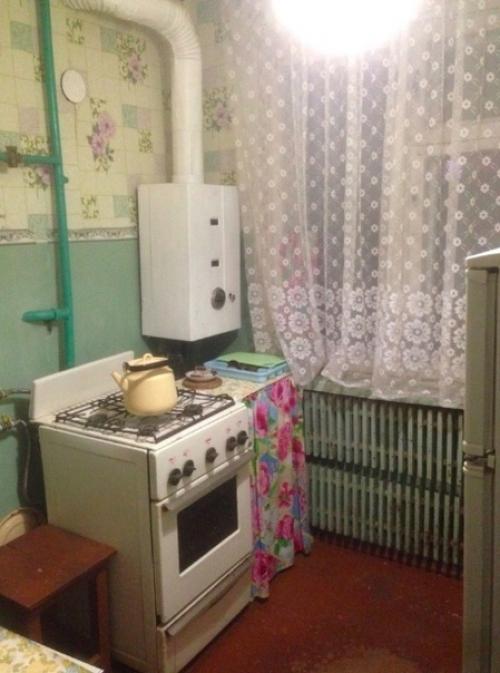 Сделали косметический ремонт в своей квартире.