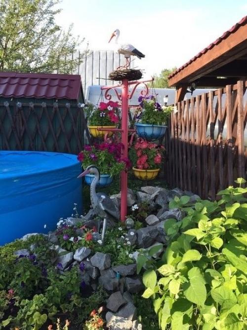 А я хочу показать вам дачный участок моих родителей. 05