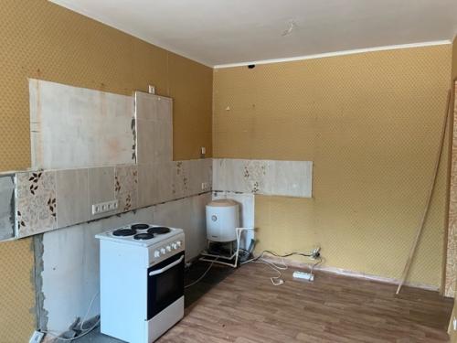 Решил полностью переделать кухню, без чьей либо помощи, всё своими руками и на свой вкус.