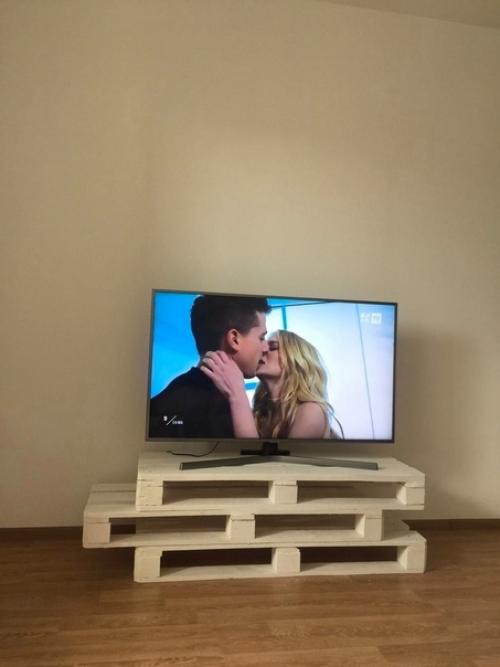 Не так давно купили квартиру, новая мебель будет чуть позже, и мы нашли отличное решение. 04