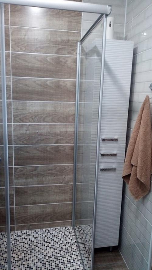 Мы решили сделать совмещенный санузел, а для этого пришлось конкретно постараться, стену сломать не так уж и просто оказалось. 04