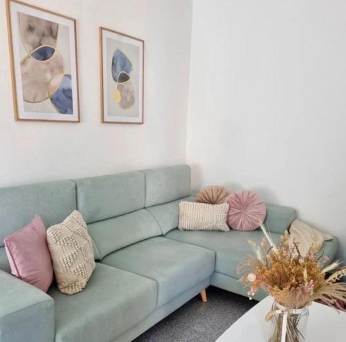 Квартира с очень светлым и красивым интерьером, всё со вкусно и ничего лишнего. 03