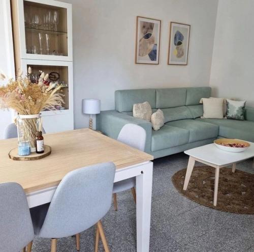 Квартира с очень светлым и красивым интерьером, всё со вкусно и ничего лишнего. 04