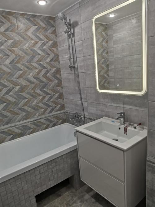 Изменение нашей ванной комнаты с туалетом. 03