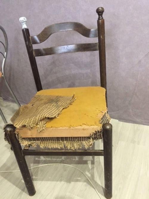 Подвернулся старый древний стул, решила восстановить его.