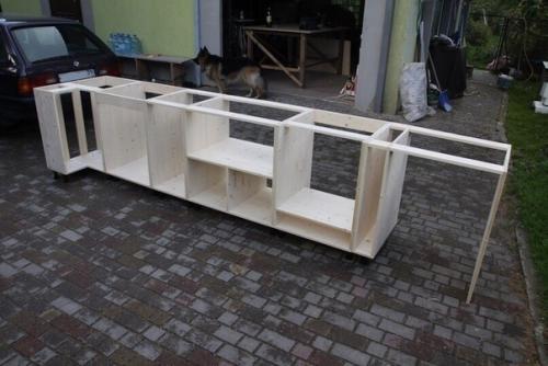 Полностью самостоятельно собрал кухню в наш дом.