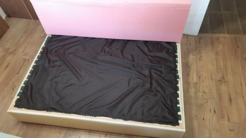 Посмотрели мы, сколько нынче стоит диван в магазине и обалдели. 02